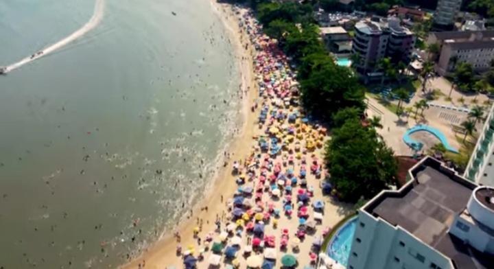 Apartamento Dona Frida Prainha Com Wifi Pe Na Areia Caraguatatuba Kültér fotó